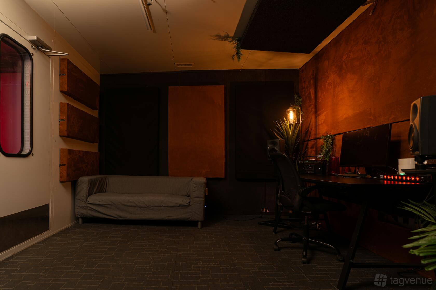 Green Studio workstation
